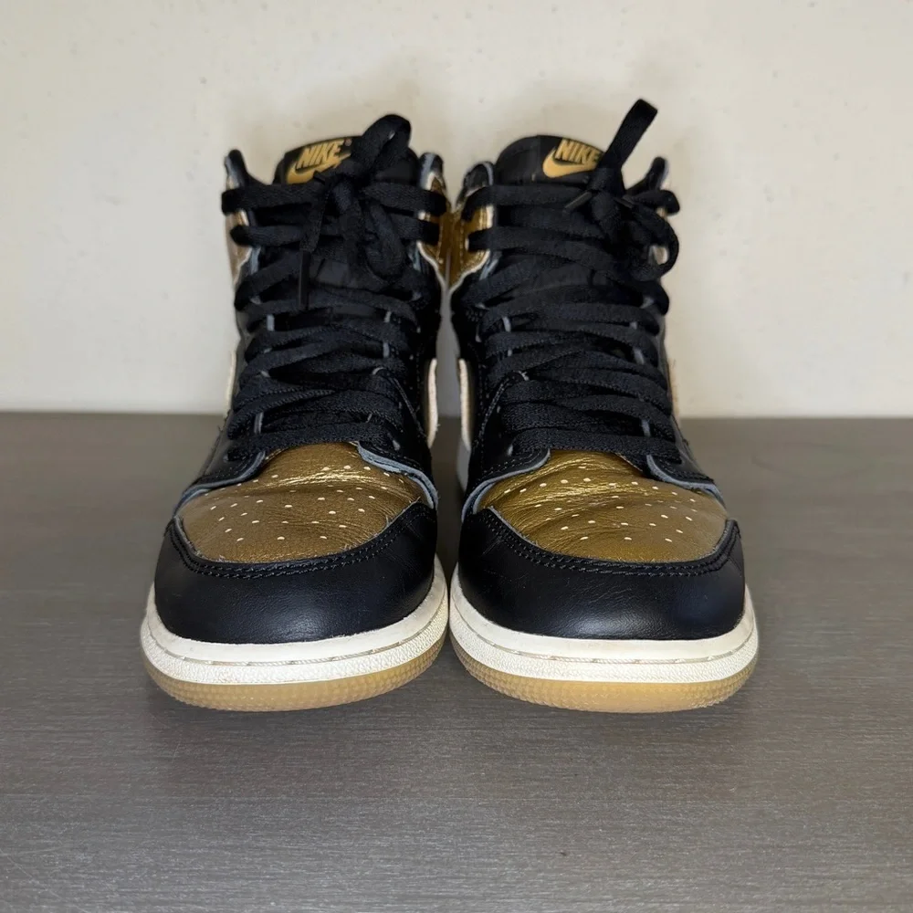 Nike Air Jordan 1 Retro High OG Black Metallic Gold GS 7Y Youth Teens Sneakers - Picture 3 of 9